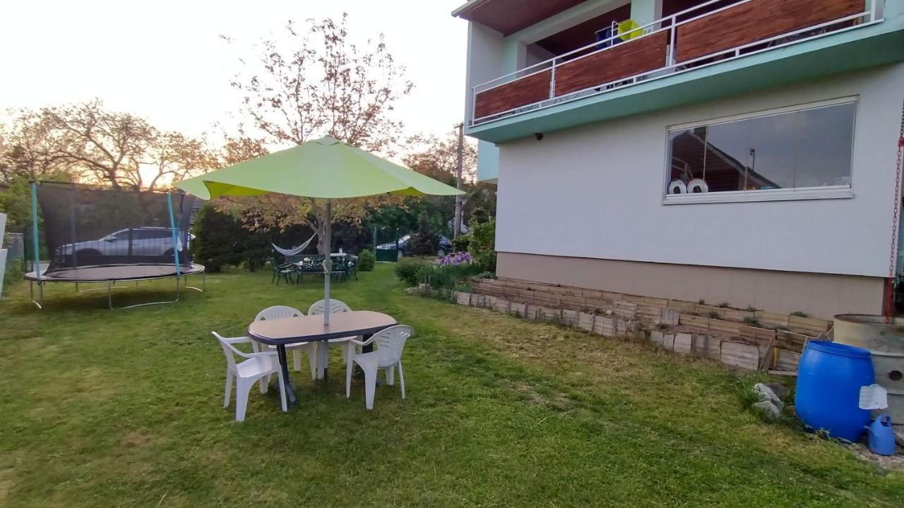 Hannah - Relax Dom Pod Orechom - 2I Rodinne Studio So Zdielanou Kuchynou Trávnica Exterior foto